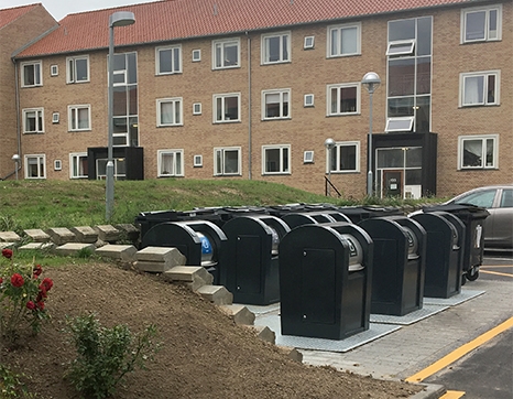Effektiv affaldssortering med nedgravede affaldscontainere i Skoleparken